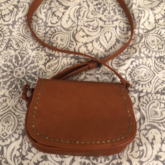 Forever 21 Handbags - Forever21 Tan Crossbody